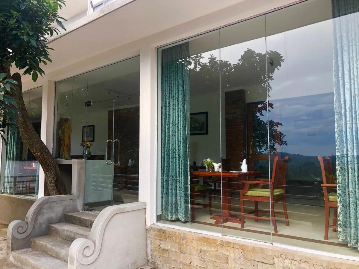Elegant Hotel Канди Екстериор снимка